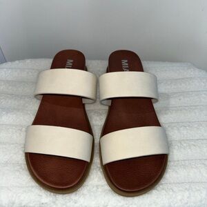 MIA Women's Tan and Cream Slide Sandals